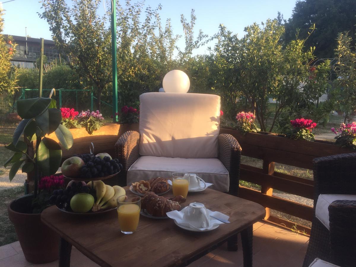 Bba2Passi Bed and Breakfast Marina di Massa Exteriör bild