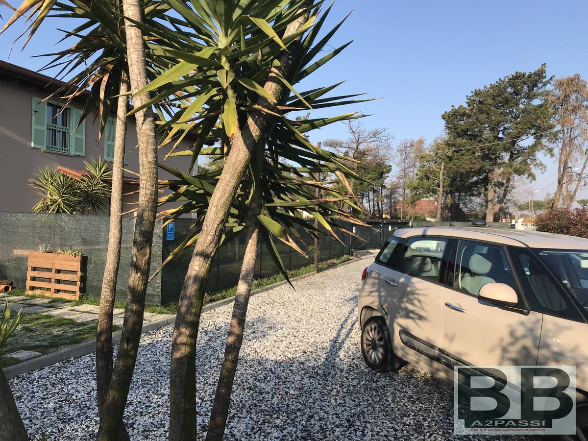 Bba2Passi Bed and Breakfast Marina di Massa Exteriör bild